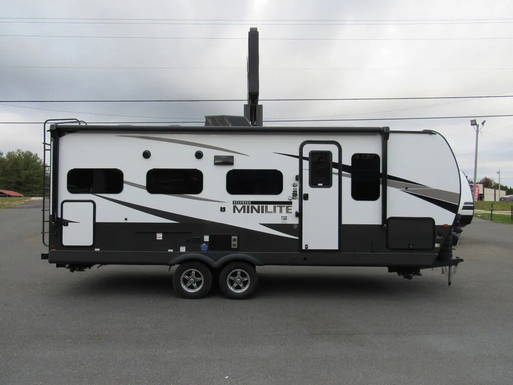 2025 Forest River Rockwood Mini Lite 2517S - Photo 2