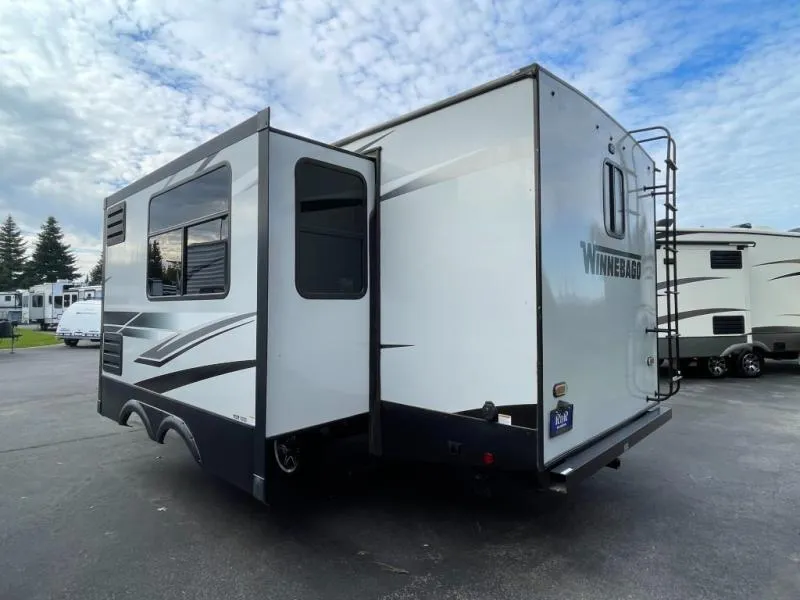 2022 Winnebago Voyage 2427RB - Photo 4