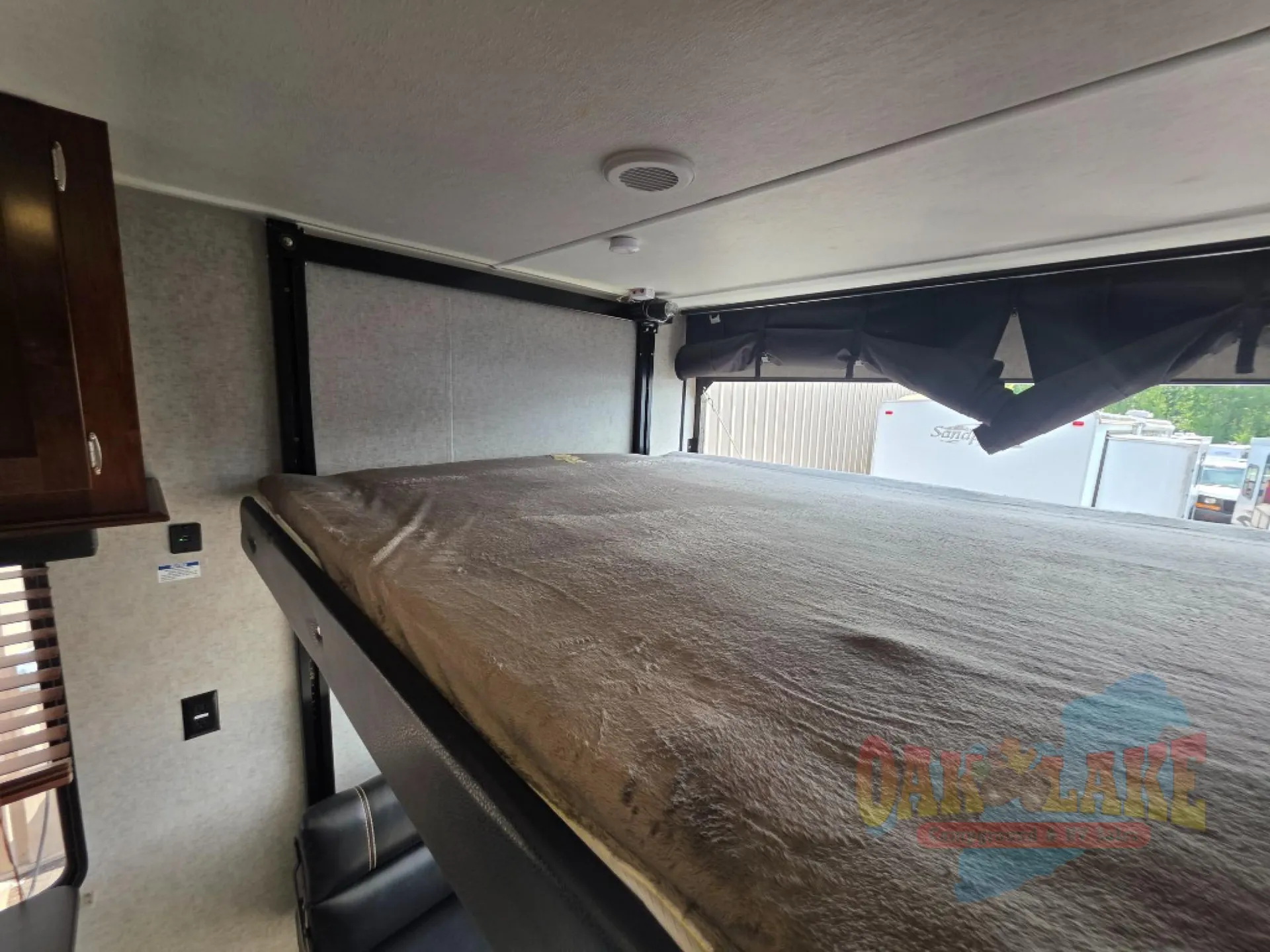 2018 Forest River Vengeance Rogue 25V - Photo 4