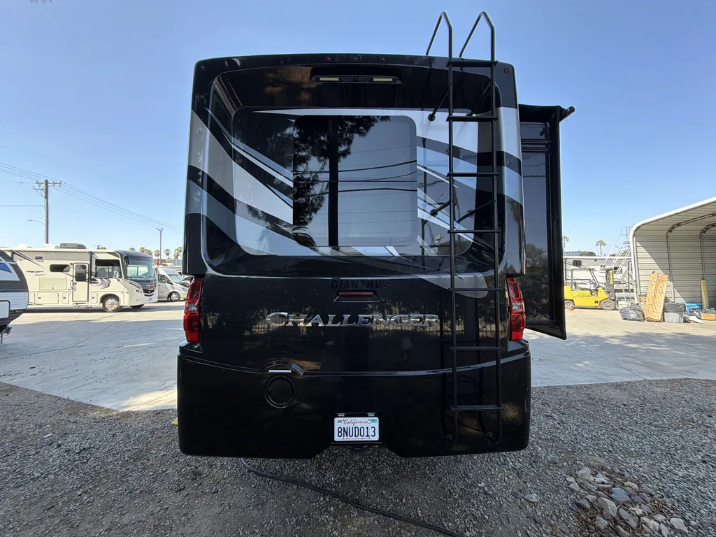 2020 Thor Motor Coach Challenger 35MQ, Photos photo 7