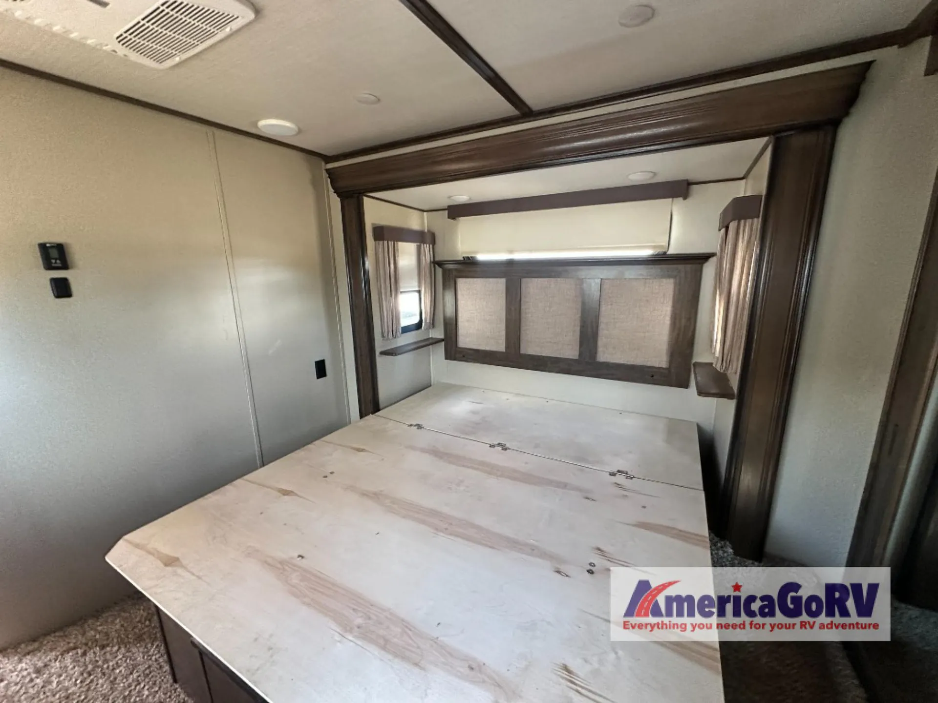 2018 Grand Design Solitude 375RES-R - Photo 3