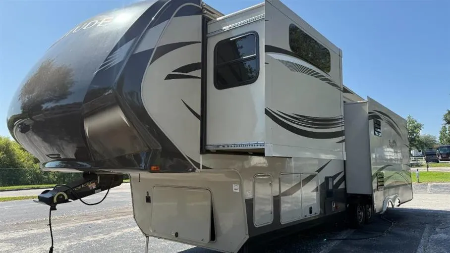 2014 Grand Design Solitude 369RL - Photo 4