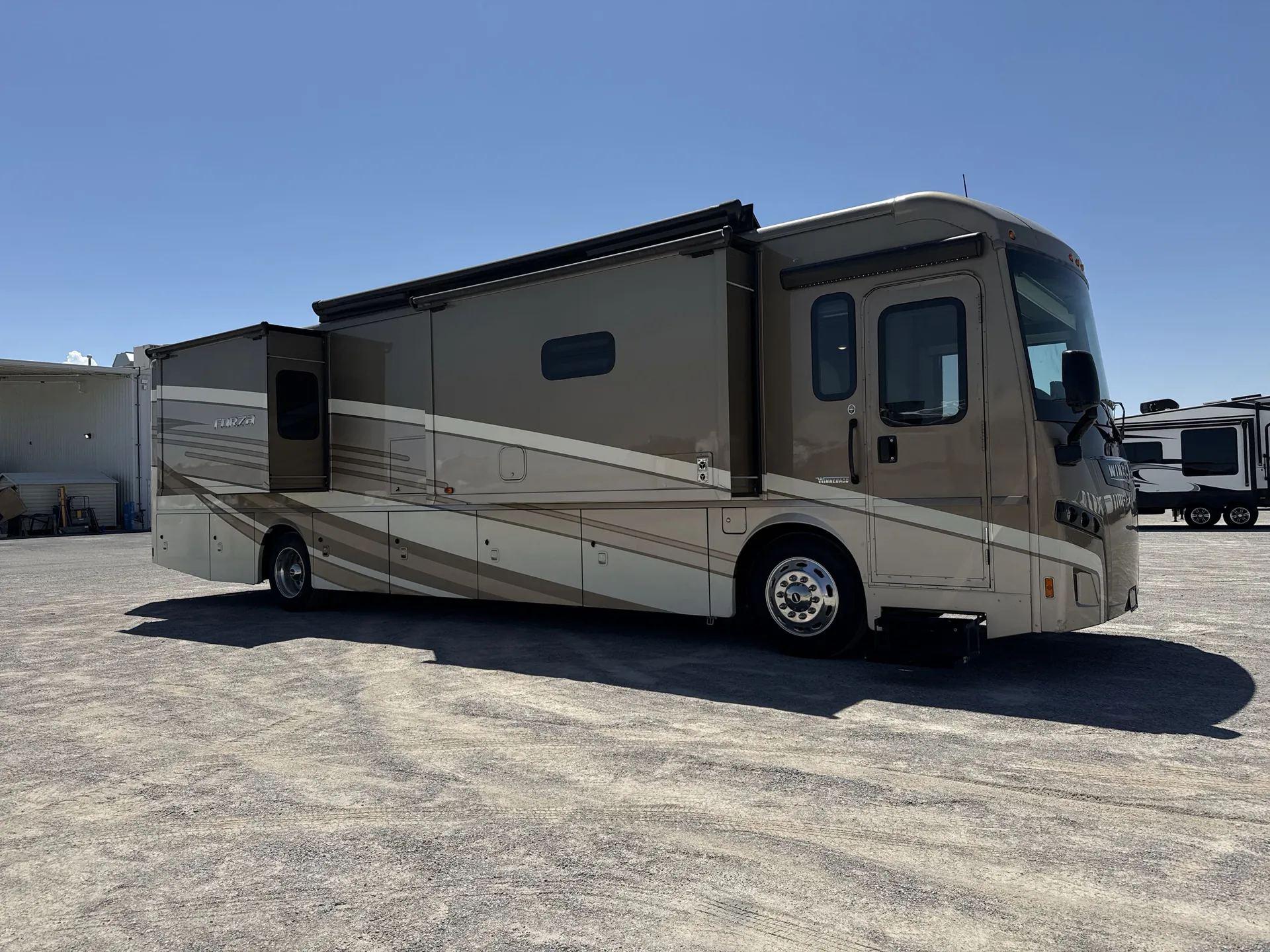 2019 Winnebago Forza 38F - Photo 2