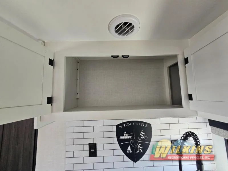 2026 Venture RV Stratus 261VRB - Photo 2