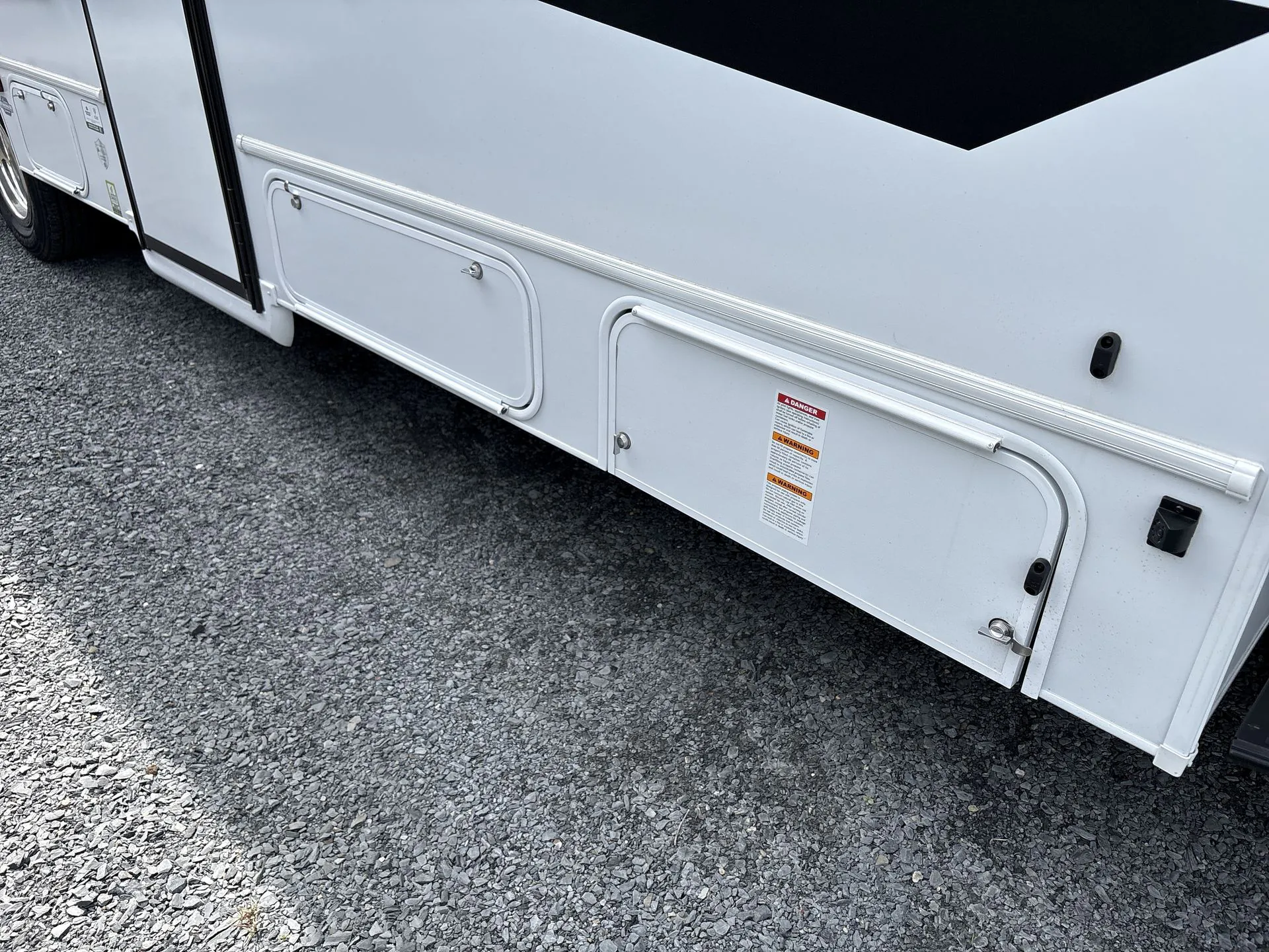 2027 Coachmen Leprechaun 298KB - Ford 450 - Photo 4