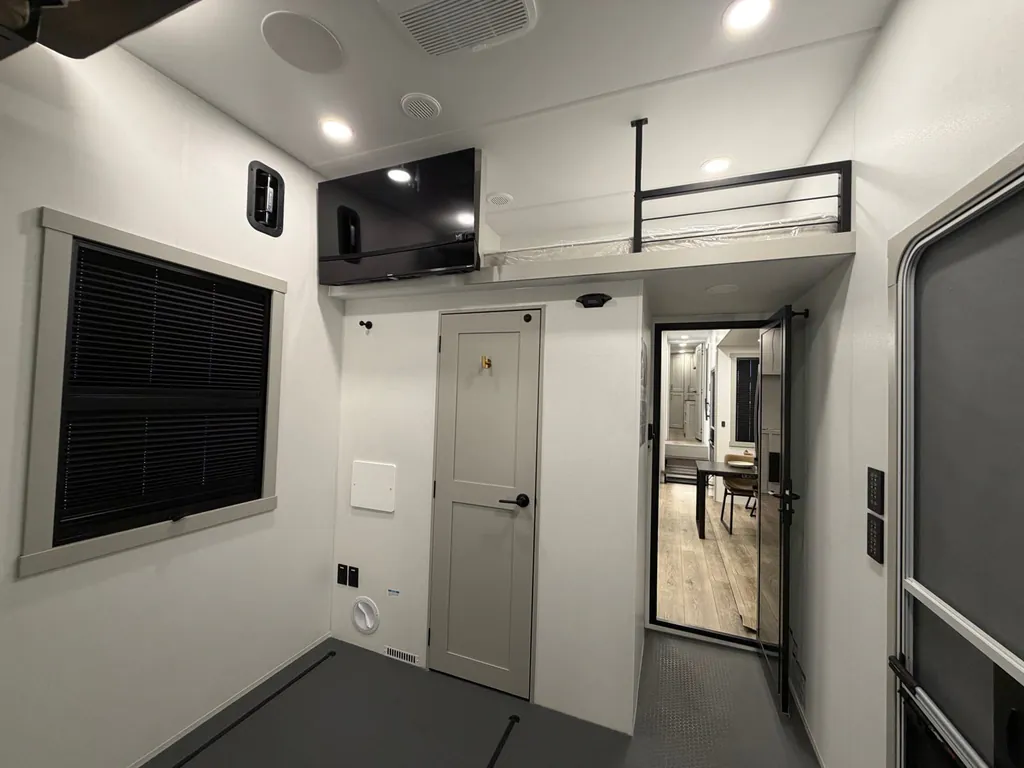 2026 Brinkley Model G 3970, Photos photo 34