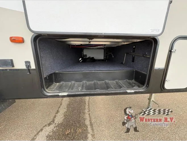 2018 Coachmen Chaparral Lite 285RLS - Photo 3