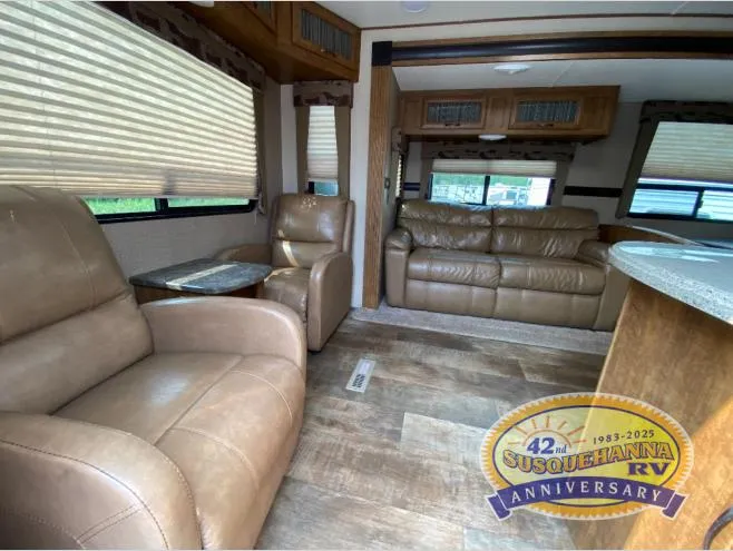 2017 CrossRoads Zinger 27RL - Photo 3
