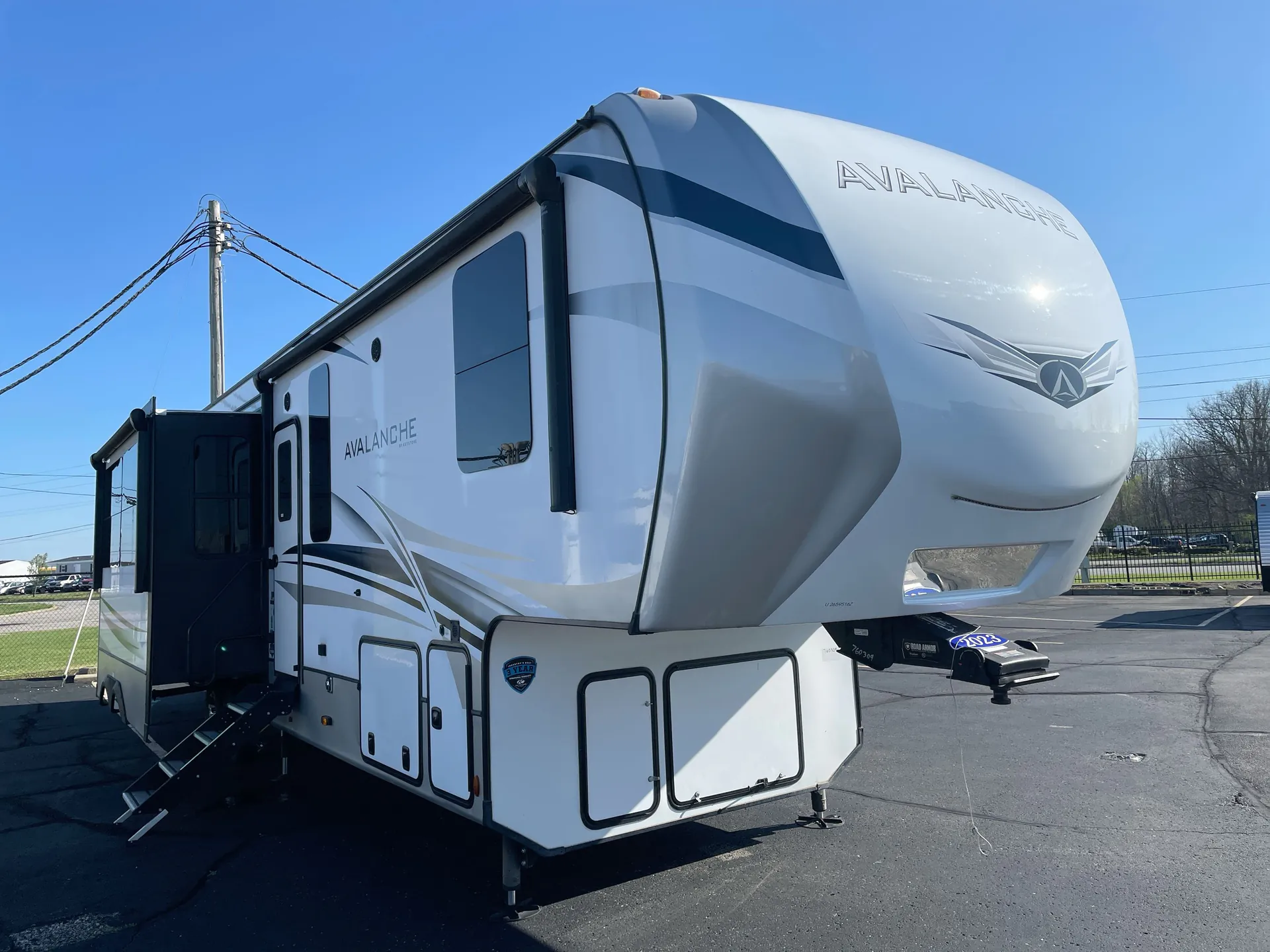 2023 Keystone Avalanche 390DS