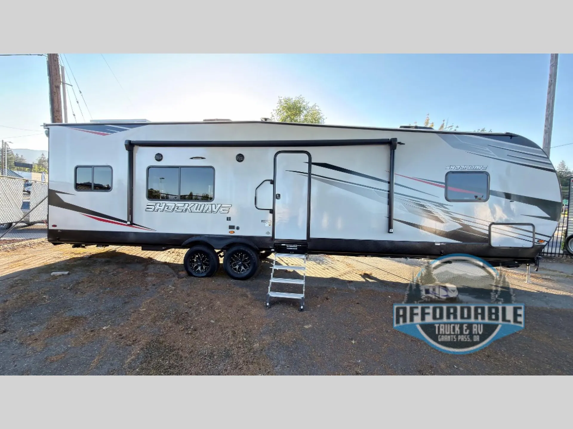 2022 Forest River Shockwave 30FKGDX - Photo 4