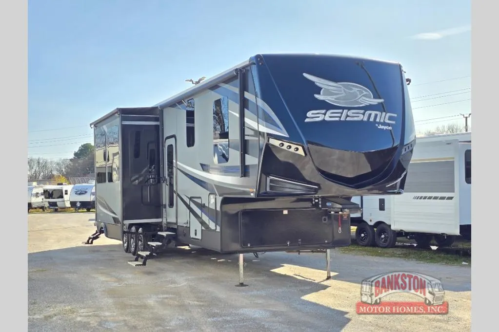 2018 Jayco Seismic 4114 - Main photo