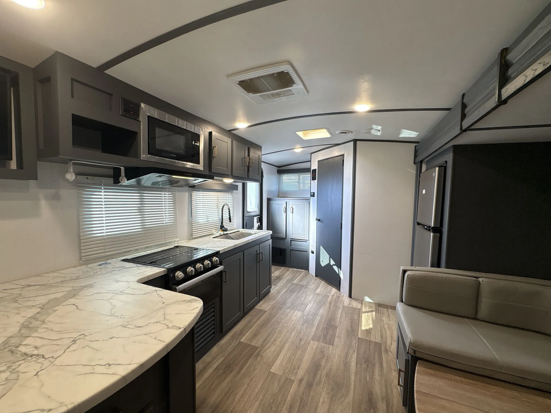 2022 Keystone Bullet 221RBS — living area main