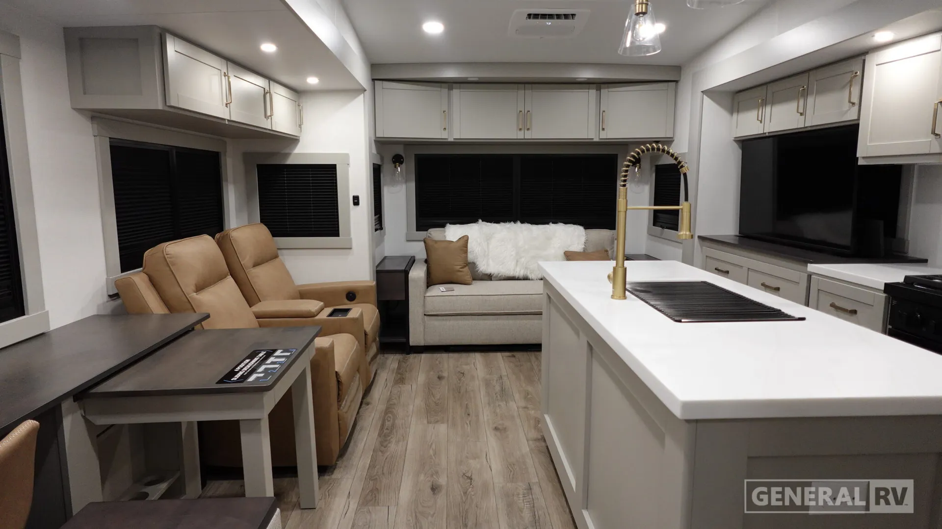 2027 Brinkley Model Z 2900 - Photo 3