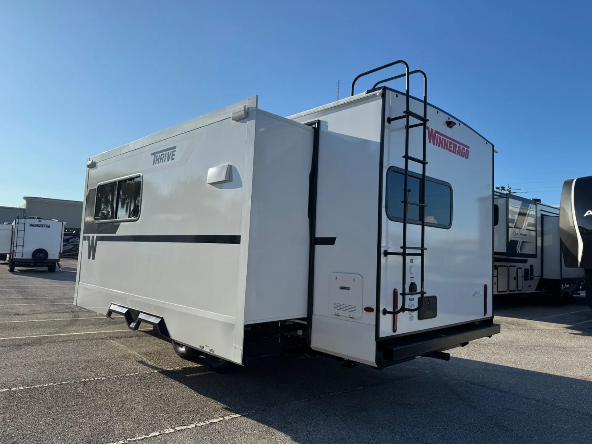 2027 Winnebago Thrive 22MLS - Photo 4