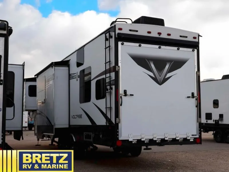 2015 Dutchmen Voltage V3970 - Photo 3