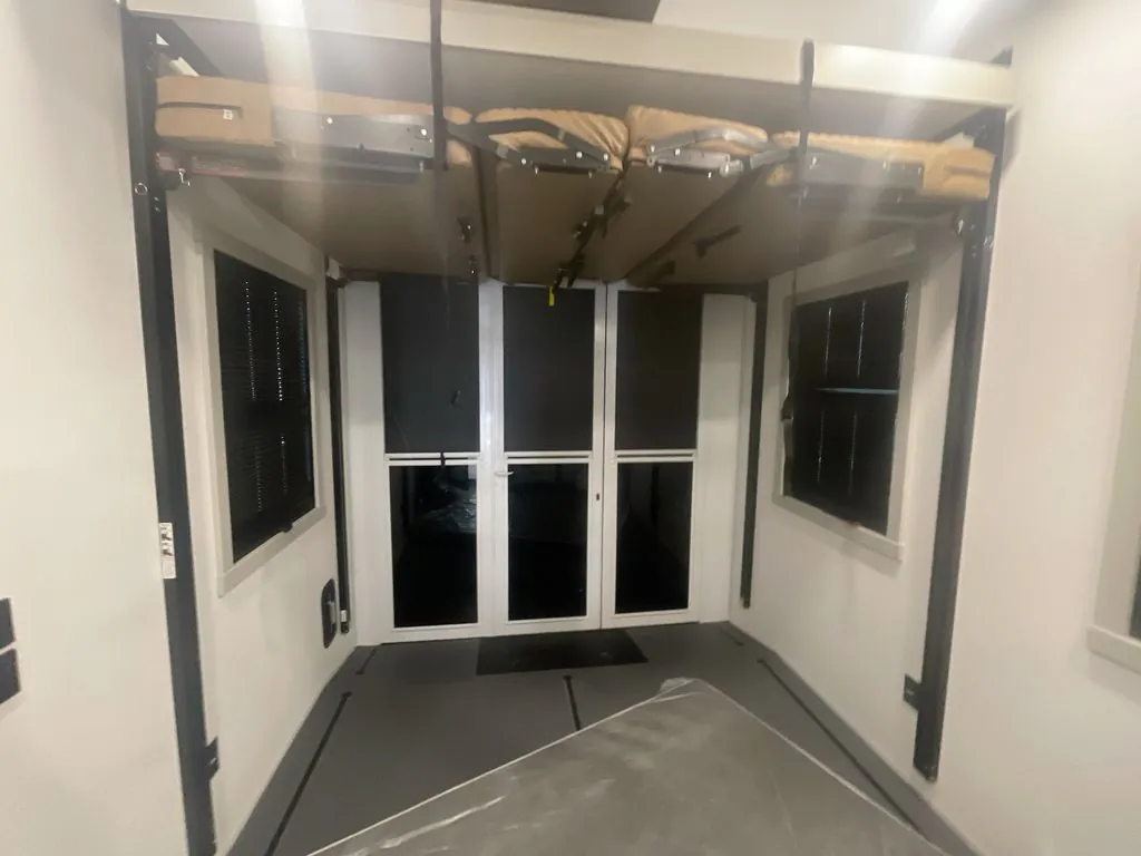 2026 Brinkley Model G 3950, Photos photo 18