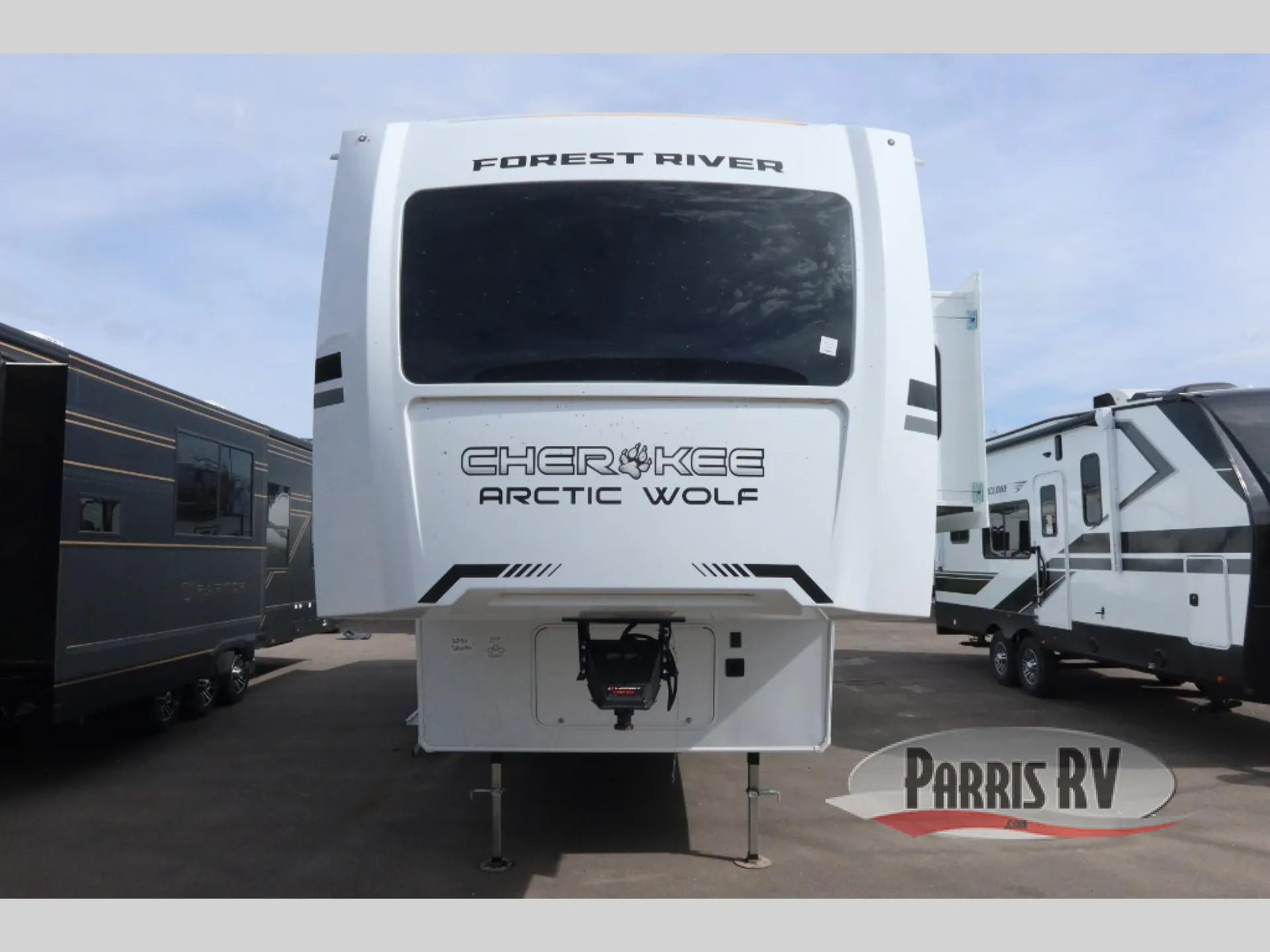 2026 Forest River Cherokee Arctic Wolf 3250SUITE - Photo 4