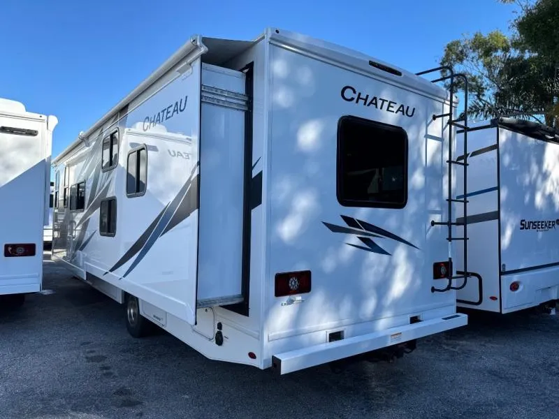 2026 Thor Motor Coach Chateau 31EV - Photo 4