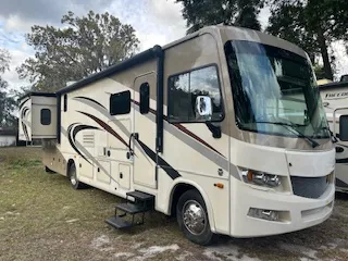 2018 Forest River GEORGETOWN USED    31L GT5 - Photo 2