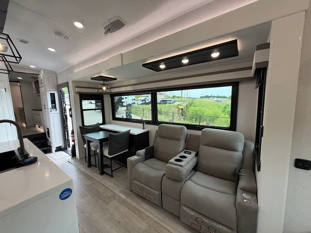 2026 Jayco Pinnacle 36FBTS, Photos photo 9