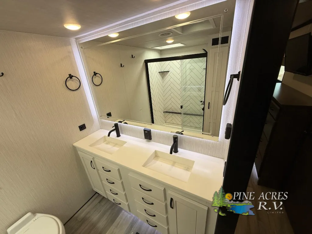 2022 Forest River Cedar Creek Champagne Edition 38EL, Photos photo 29