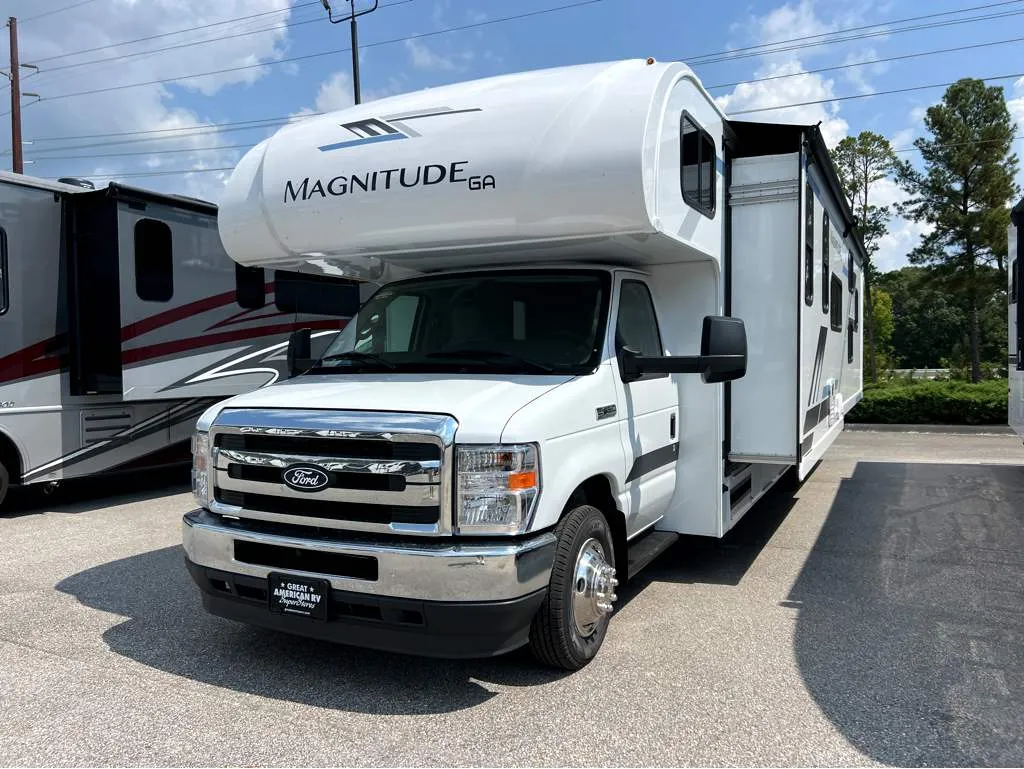 2026 Thor Motor Coach Magnitude GA31 - Photo 2