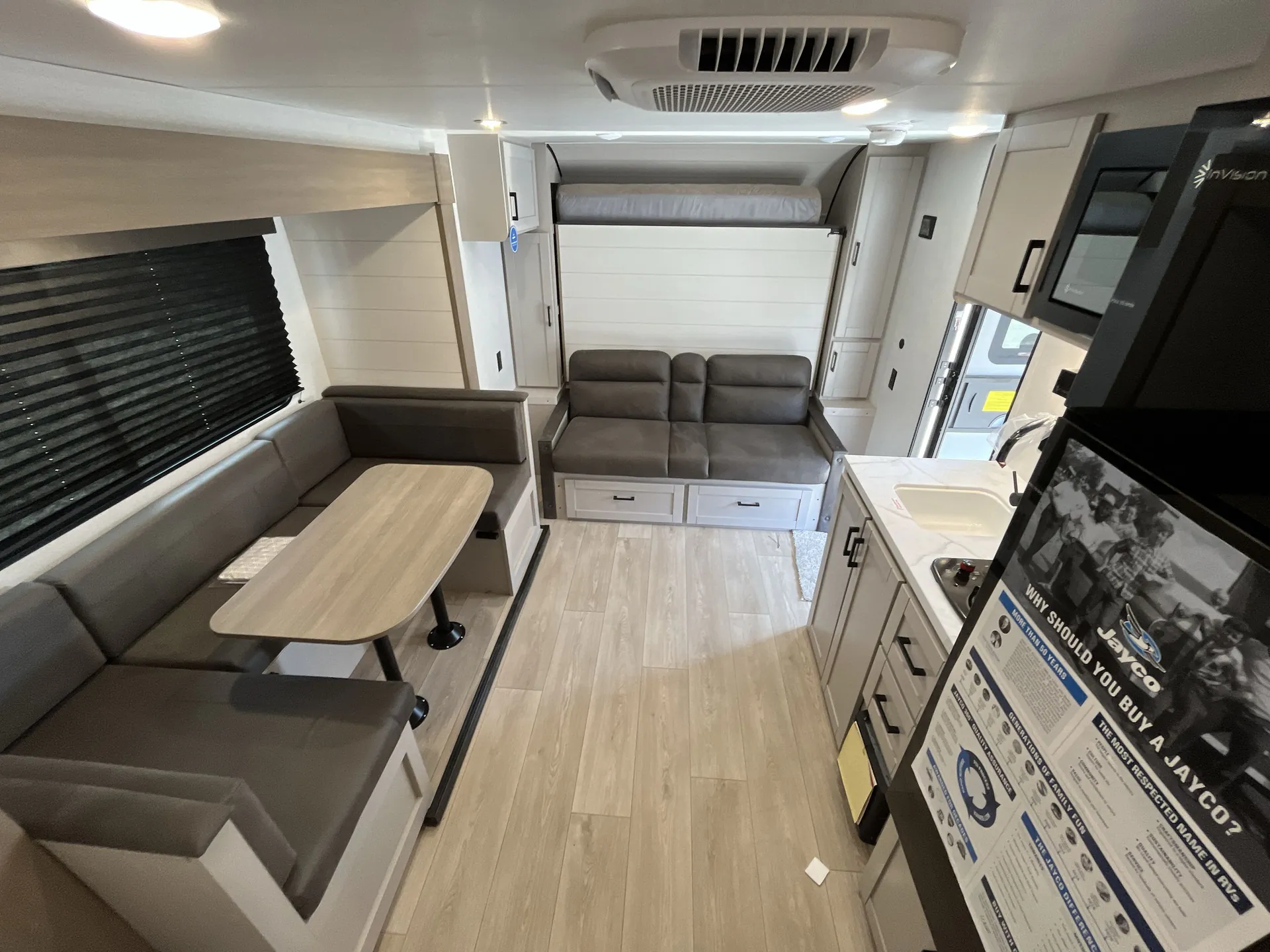 2027 Jayco Jay Flight 197MBW - Photo 4