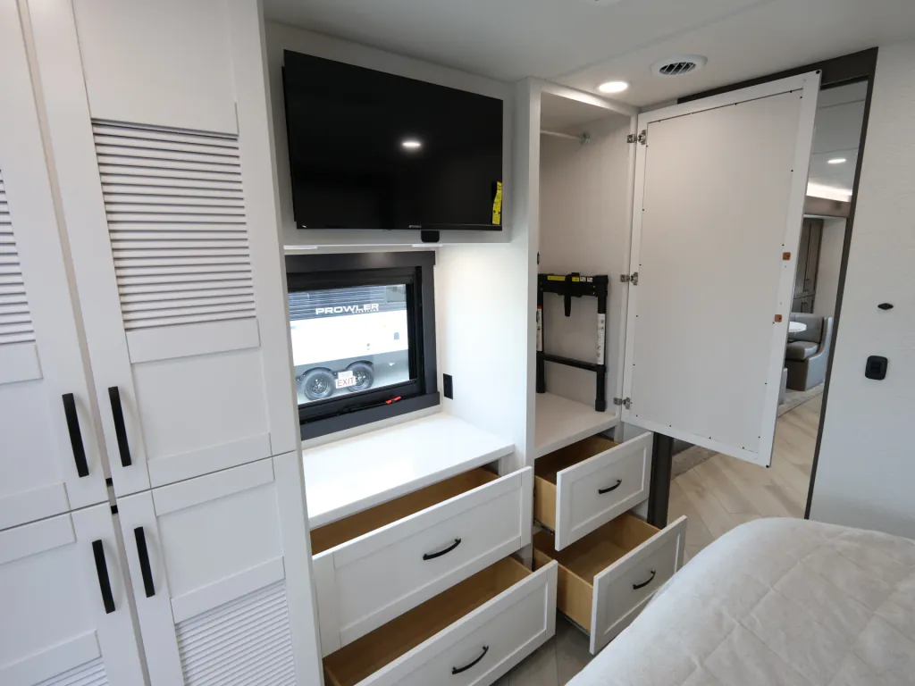 2027 Entegra Coach Accolade 37K, Photos photo 26