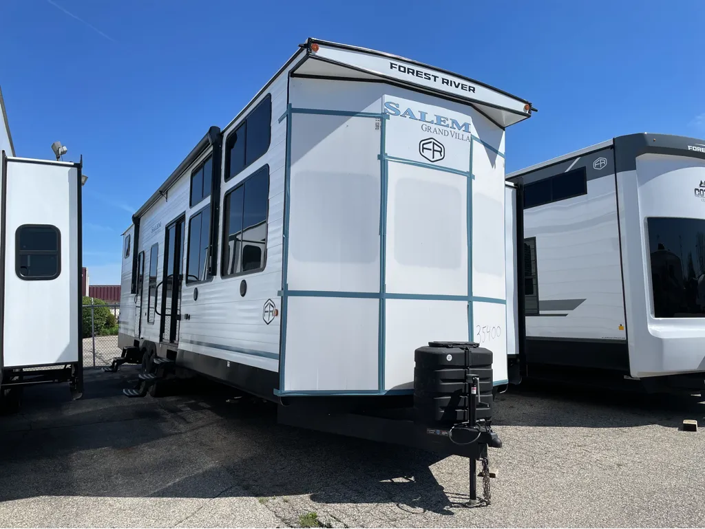 2026 Forest River Salem Villa 40FKP dealer photo 1 from TerryTown RV Superstore