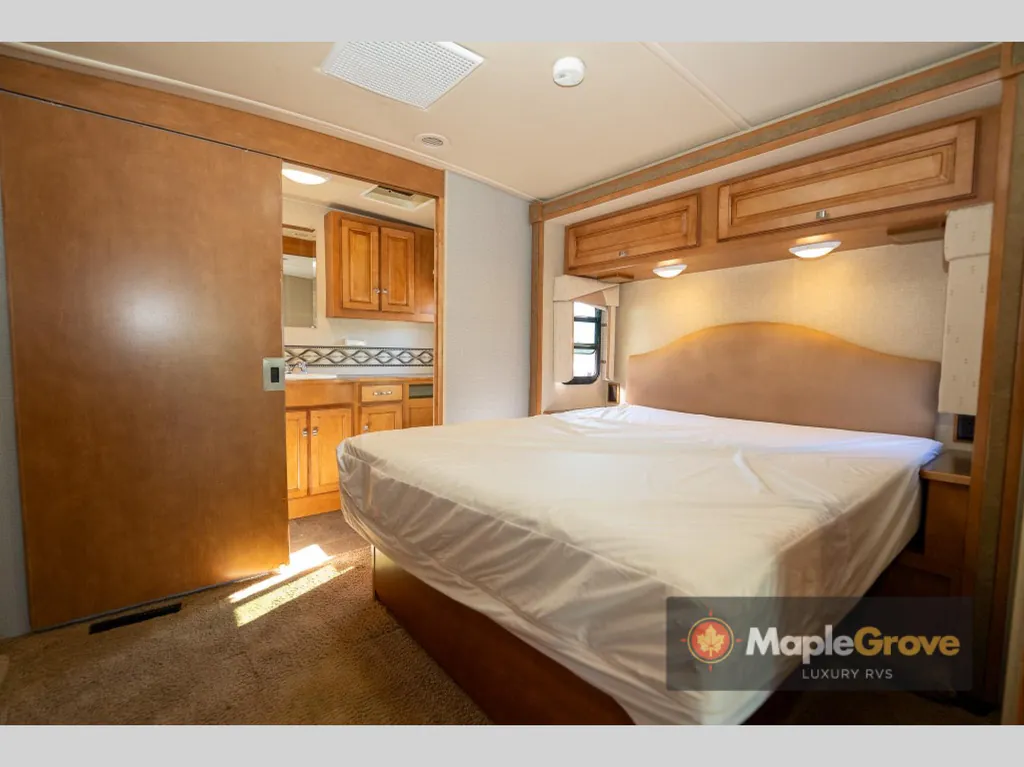 2014 Winnebago Vista 35B, Photos photo 48