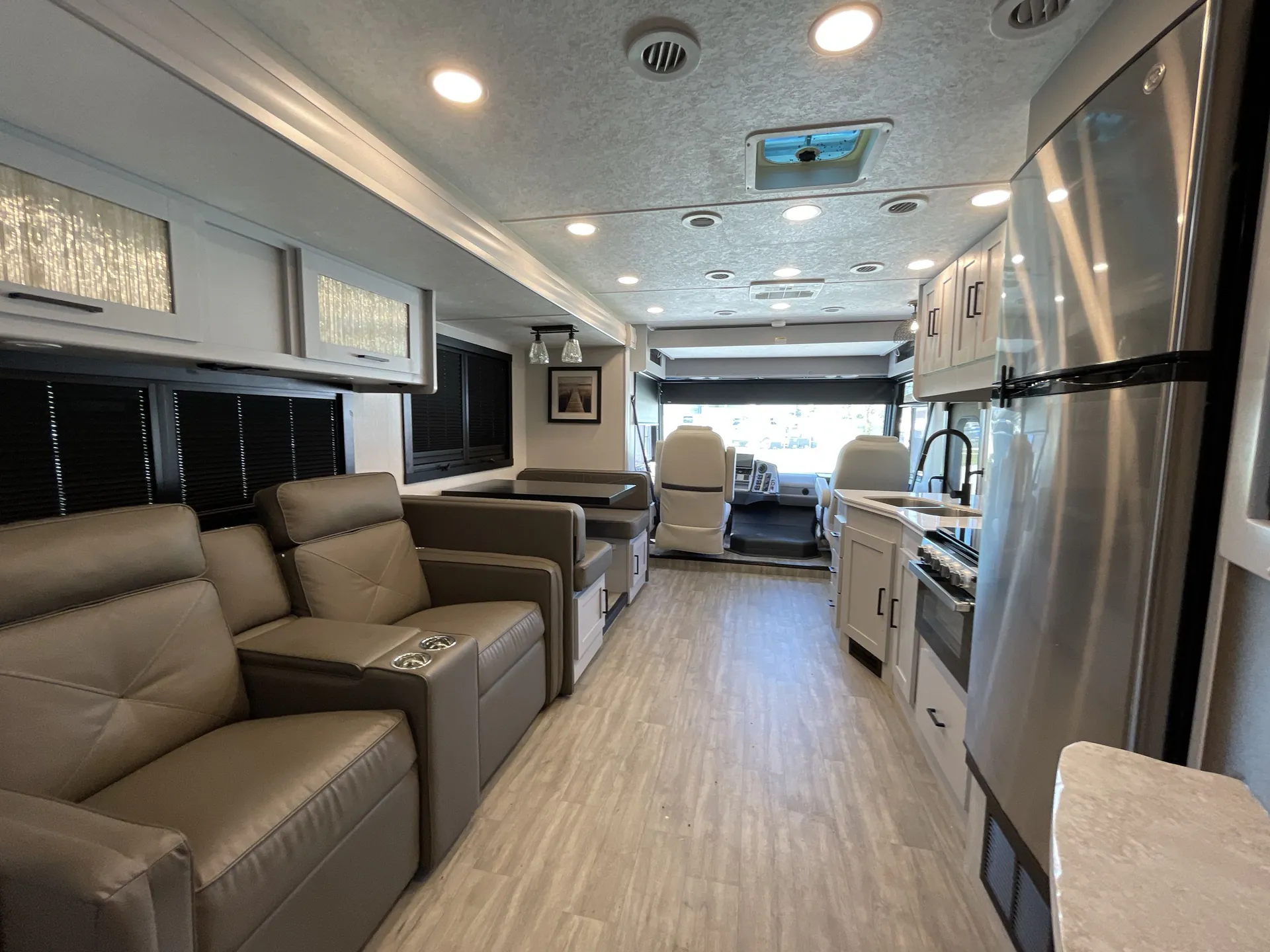 2024 Coachmen Pursuit 31TS — living area main