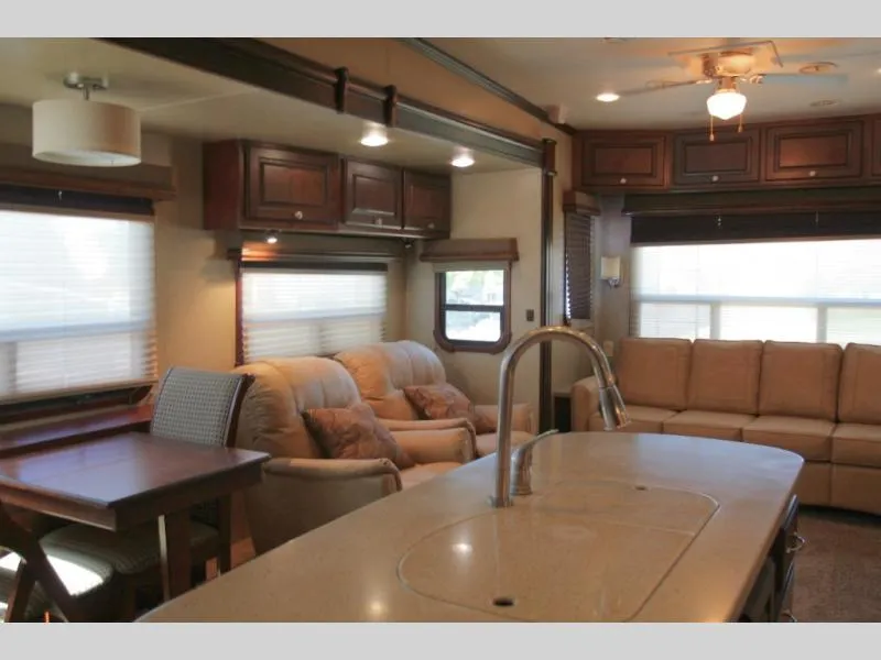 2013 Heartland Landmark Used    KEY LARGO - Photo 2