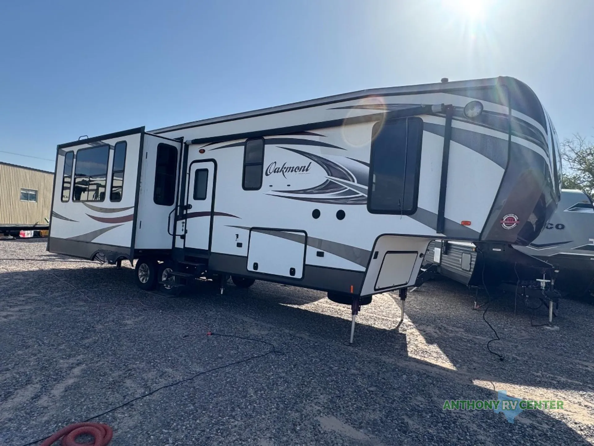 2016 Heartland Oakmont 345RS - Photo 4