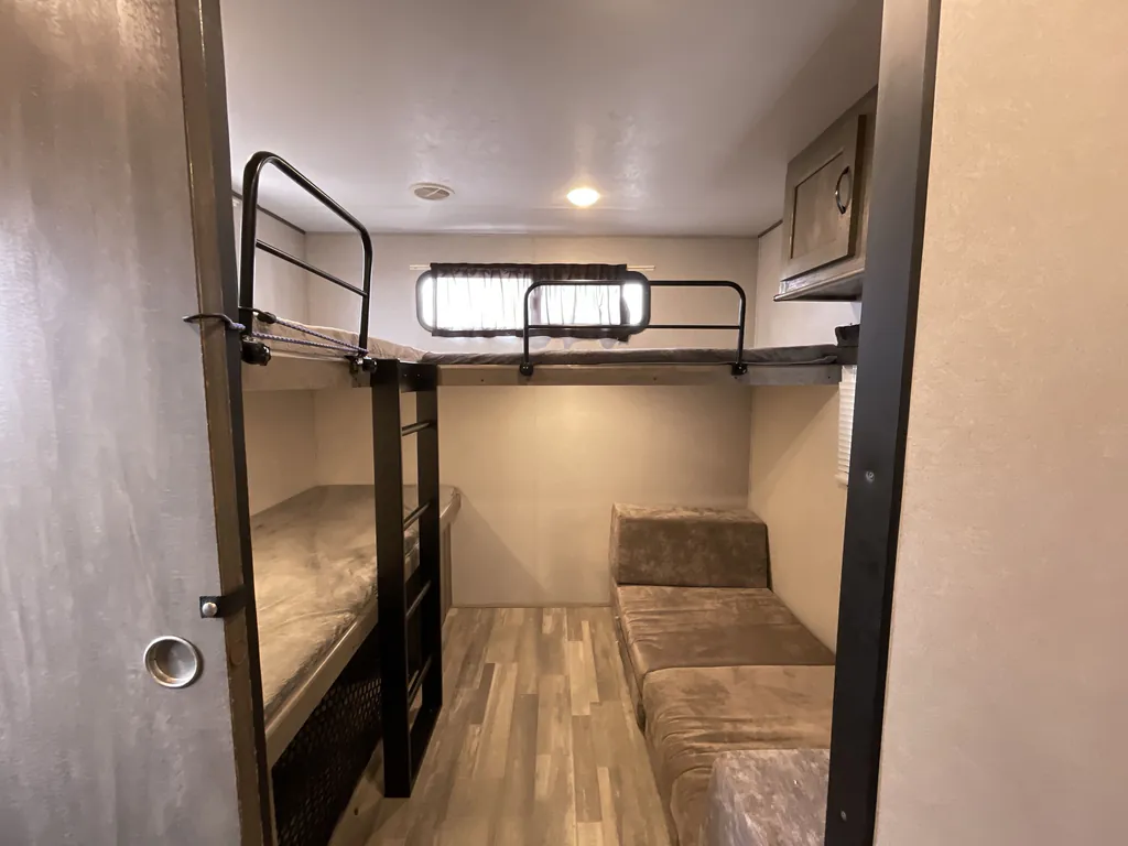2021 Forest River Vibe 28BH, Photos photo 17