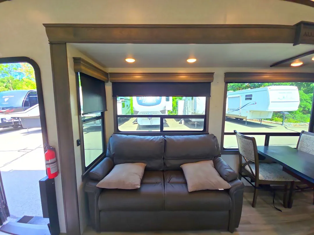 2022 Alliance RV Paradigm 372RK - Photo 4