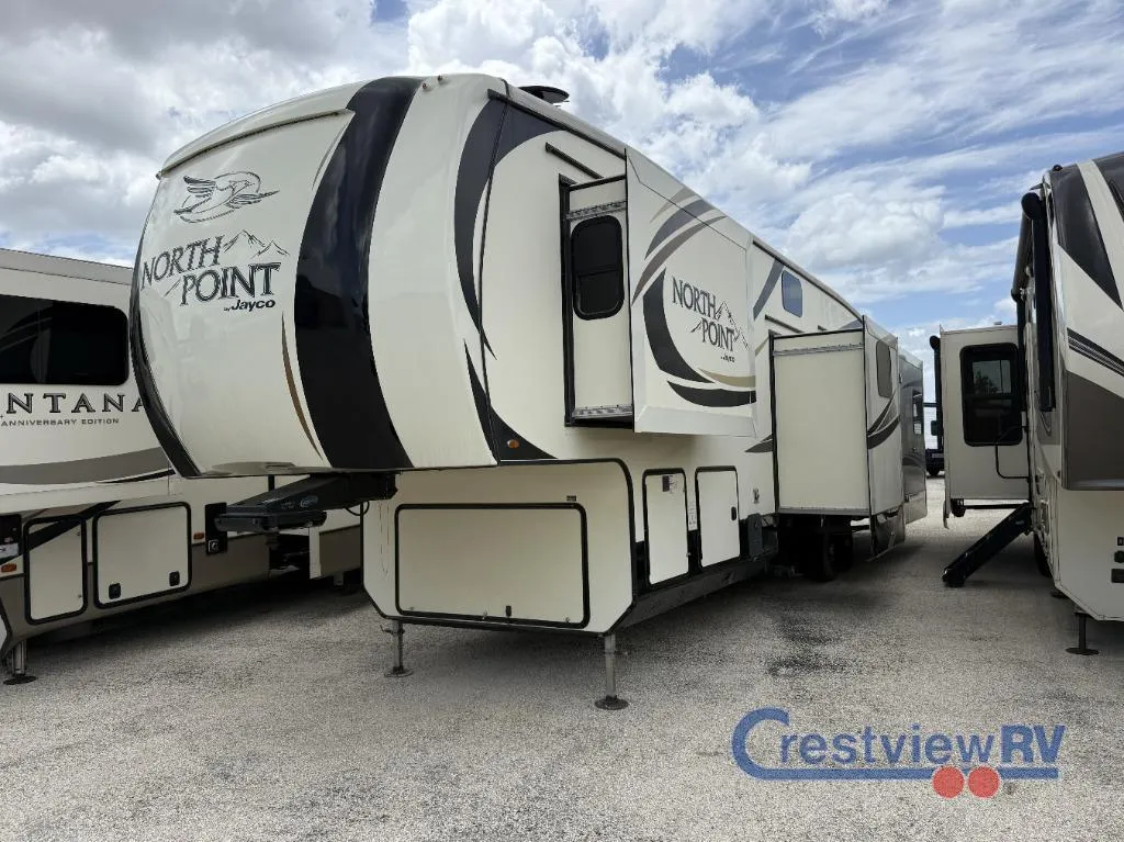 2017 Jayco North Point 377RLBH - Photo 4