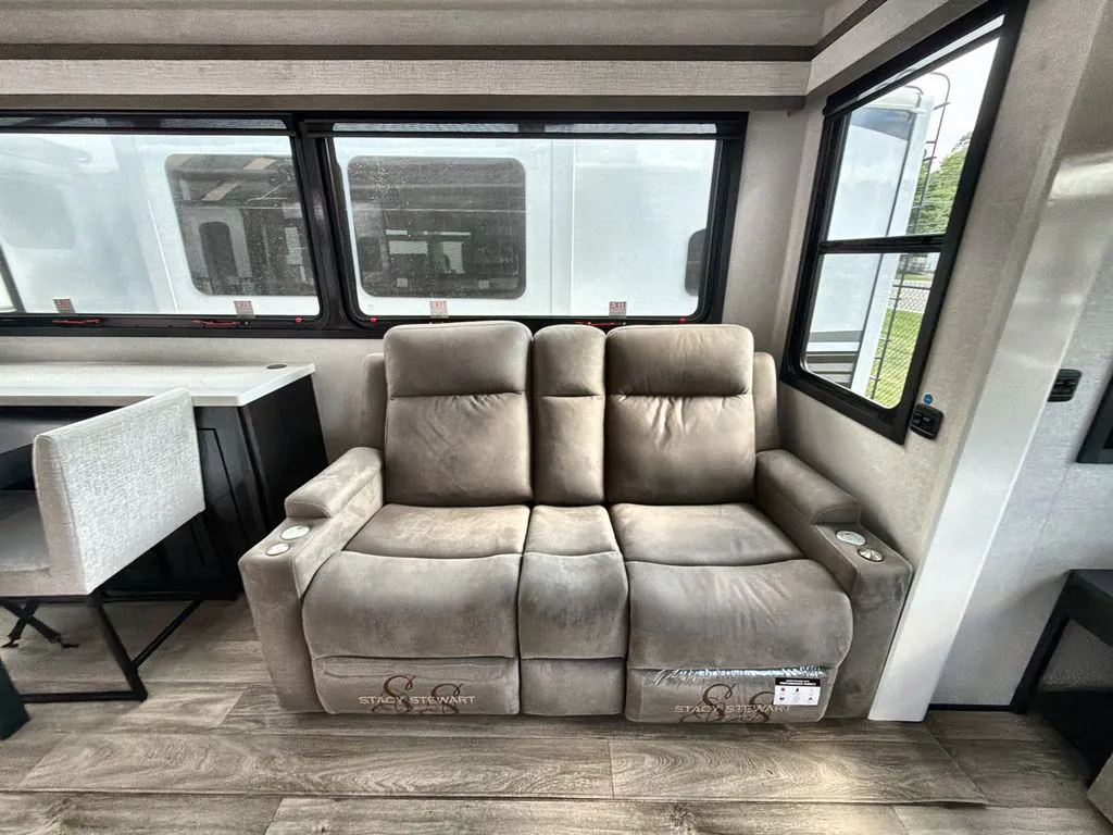 2027 Jayco Pinnacle 36FBTS, Photos photo 24