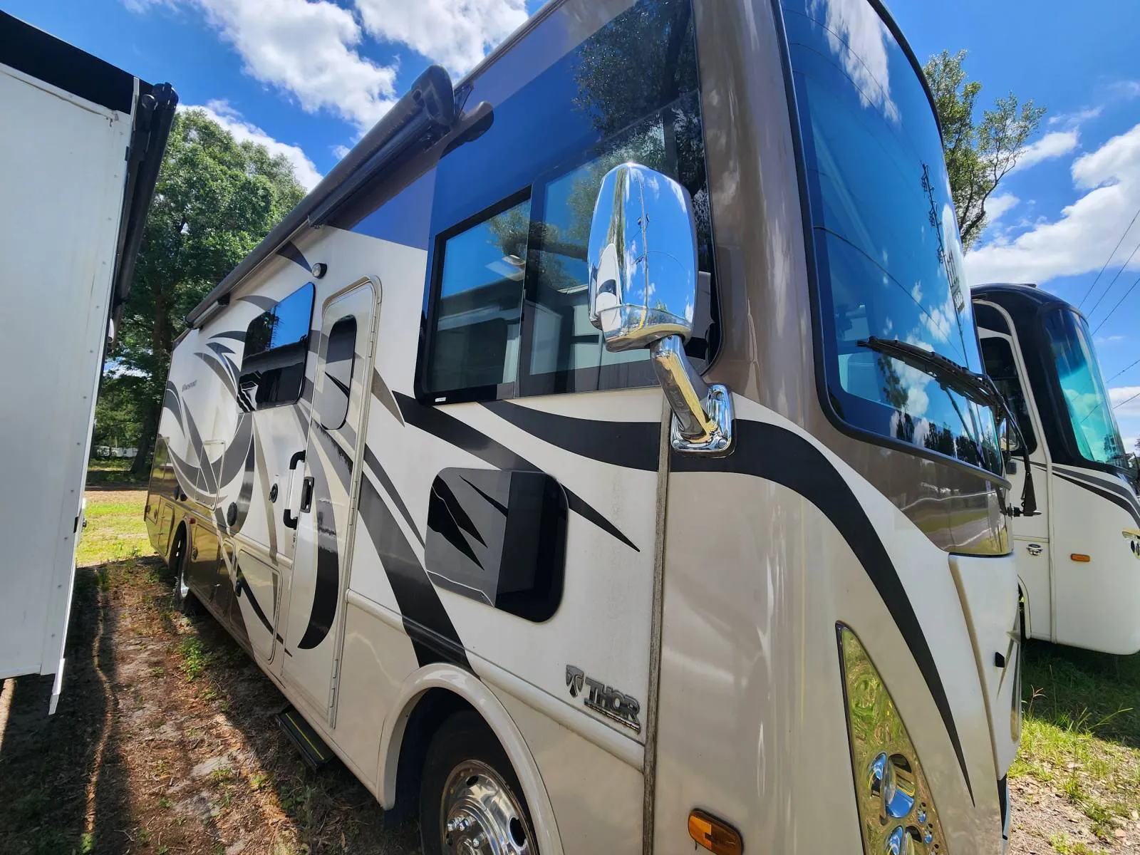 2017 Thor Motor Coach Windsport 29M - Photo 2