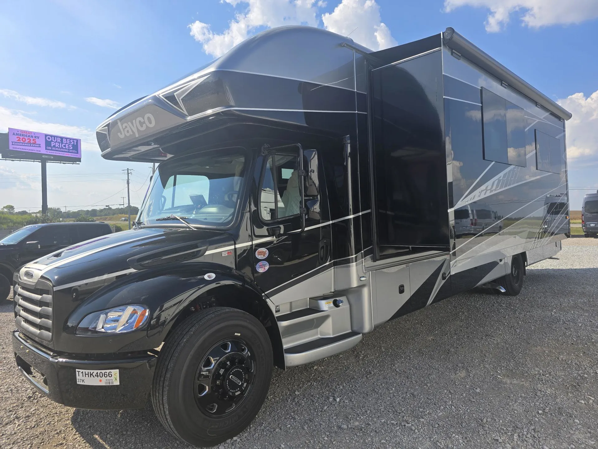 2026 Jayco Seneca 37K - Photo 4