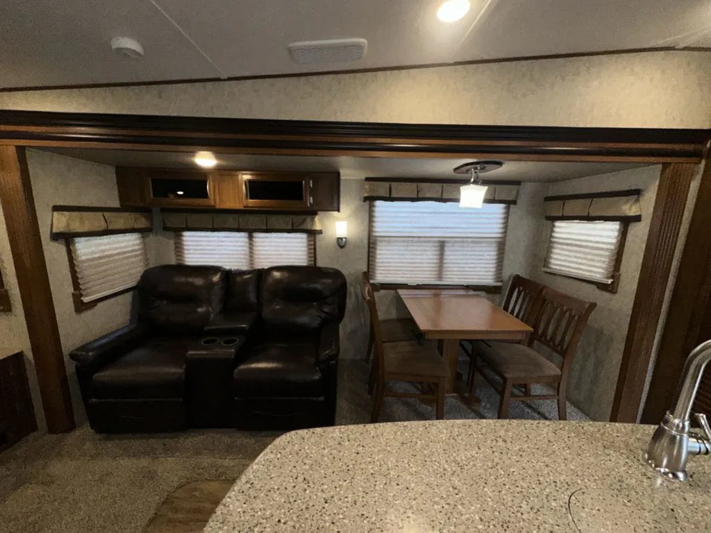 2017 Prime Time Crusader 295RST, Photos photo 7