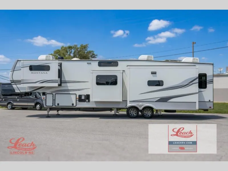 2022 Keystone Montana 3855BR - Photo 4