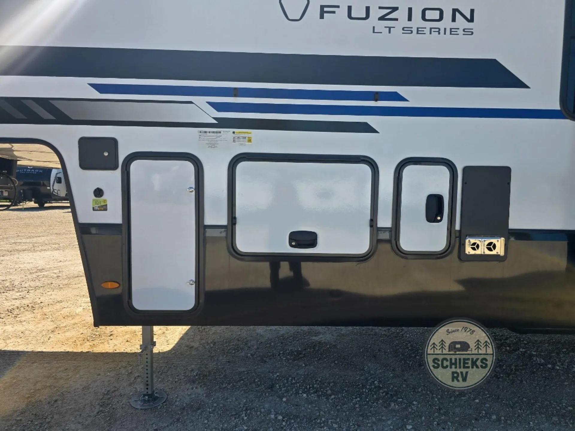 2026 Keystone Fuzion Impact Edition 361LT - Photo 4