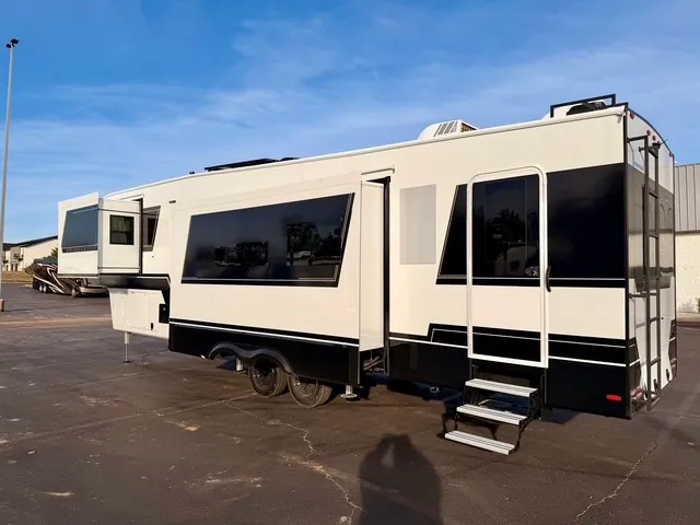 2026 Brinkley Model Z 3515, Photos photo 6