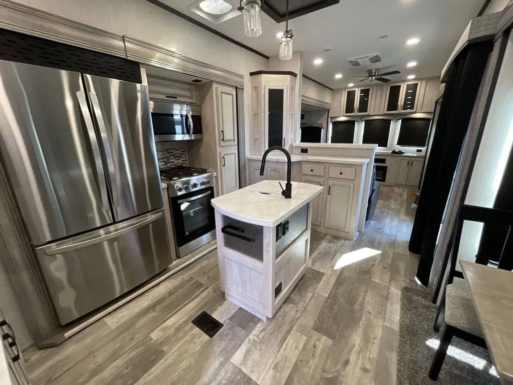 2022 Forest River Sandpiper Destination 420FL, Photos photo 8