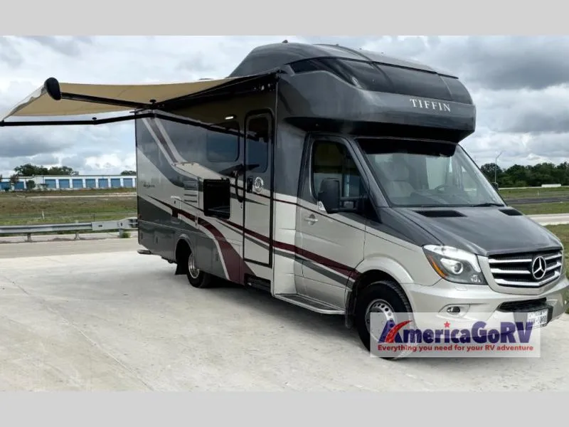 2019 Tiffin Wayfarer 25 RW - Photo 2