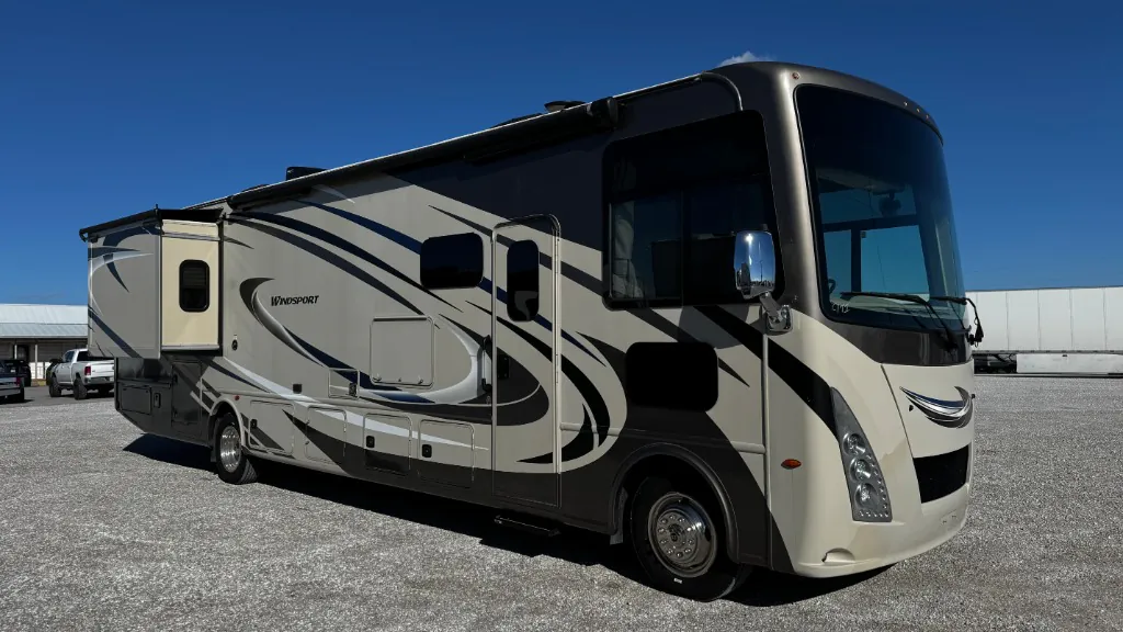 2019 Thor Motor Coach Windsport 35M - Photo 2