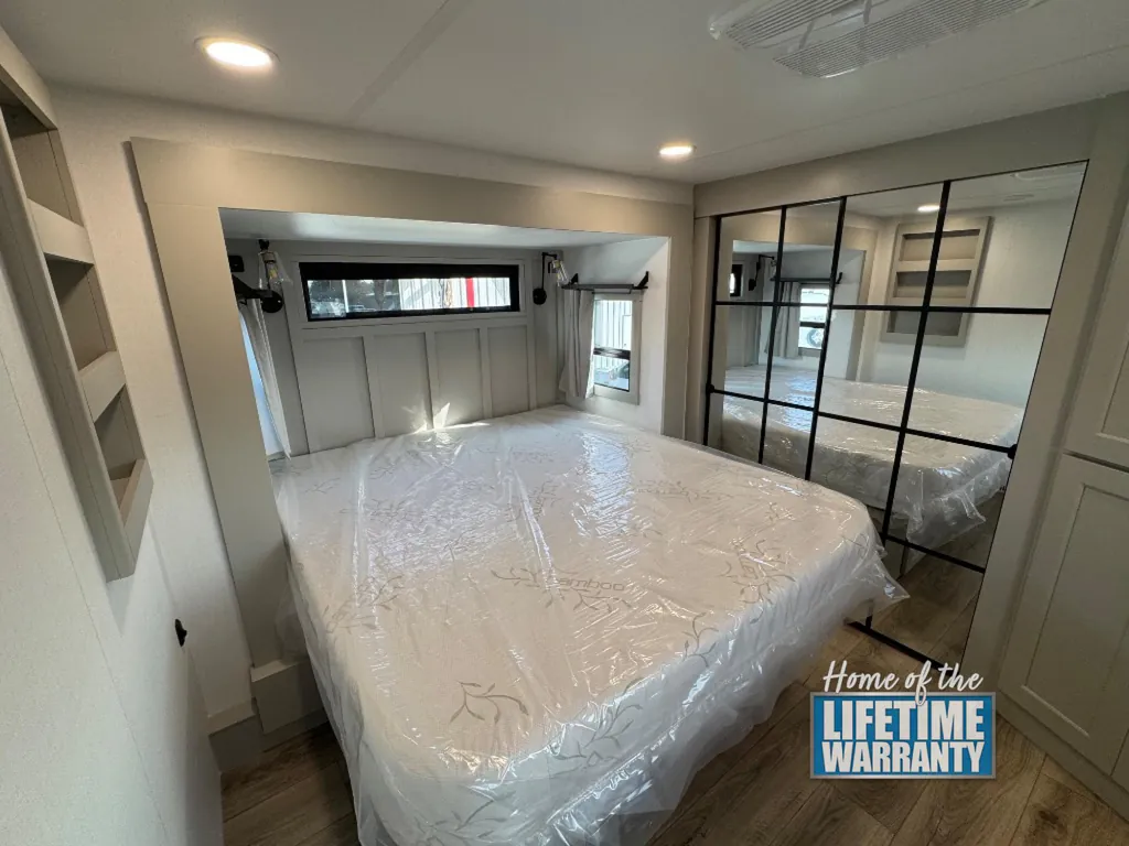 2026 Brinkley Model G 3950, Photos photo 28