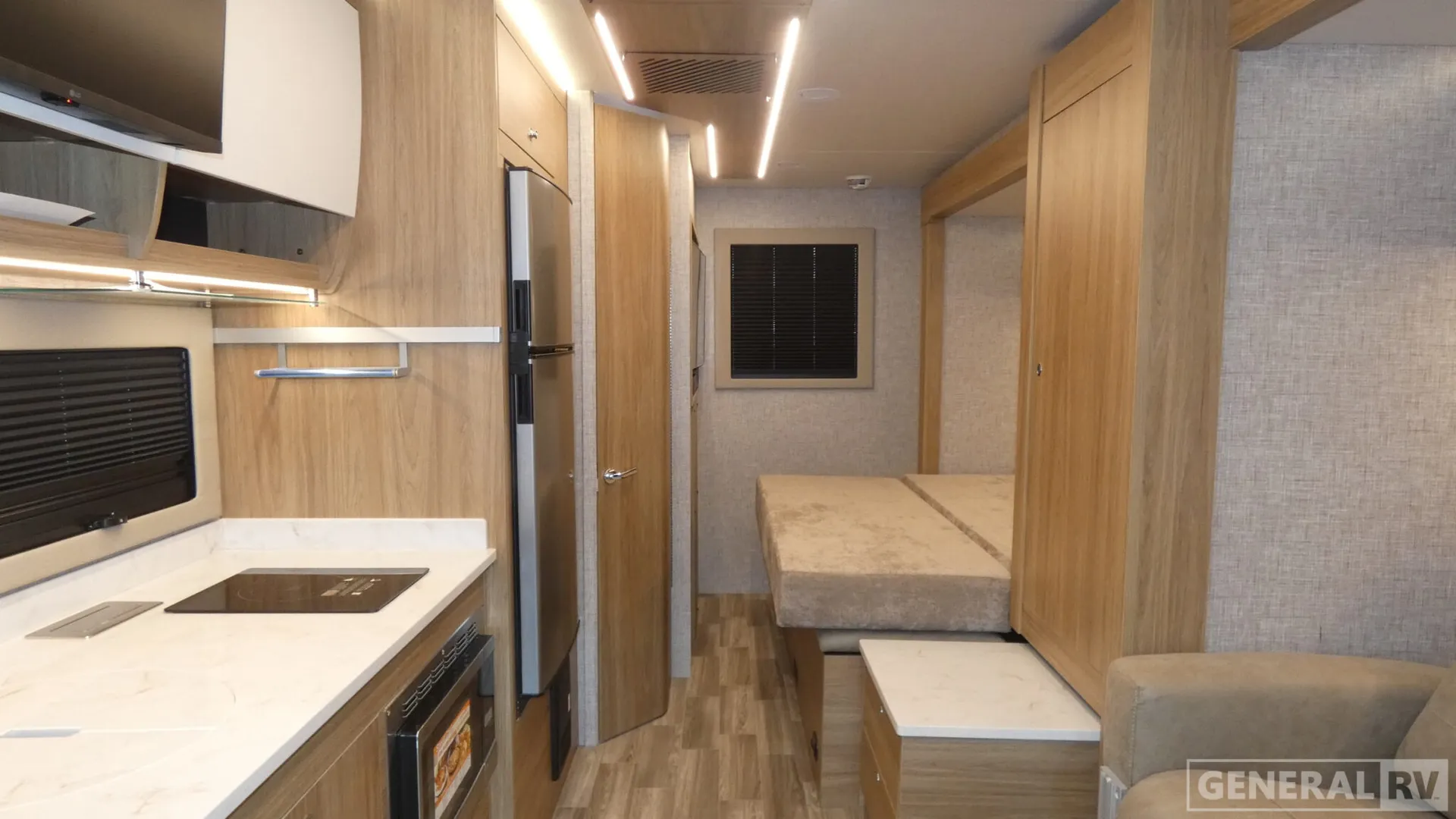 2026 Tiffin Wayfarer 25 XPW - Photo 3