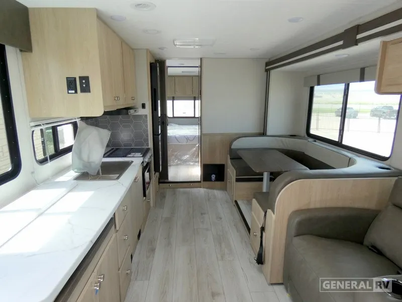 2026 Coachmen Leprechaun 319MB - Ford 450 - Photo 3