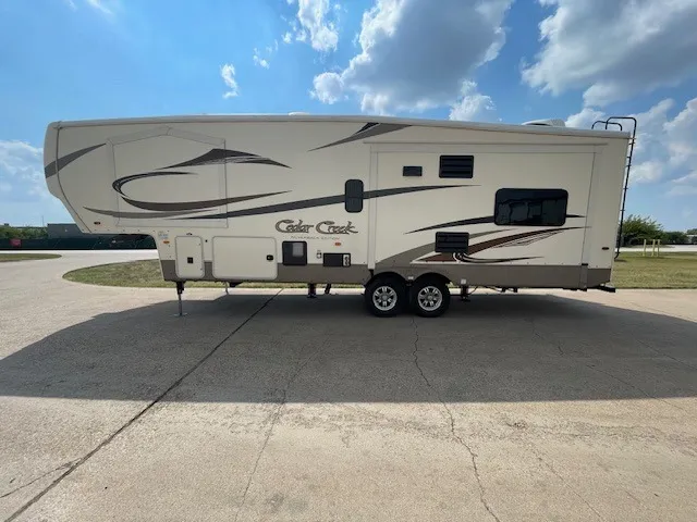 2016 Forest River RV Cedar Creek Silverback 29IK - Photo 4